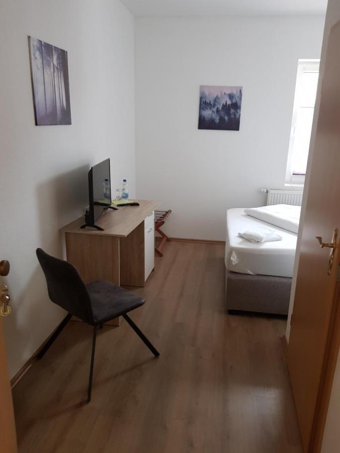 Hotel Zur Altstadt Calbe Екстериор снимка