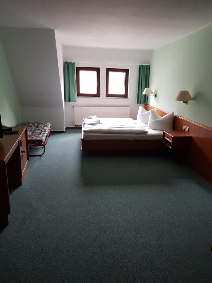 Hotel Zur Altstadt Calbe Екстериор снимка