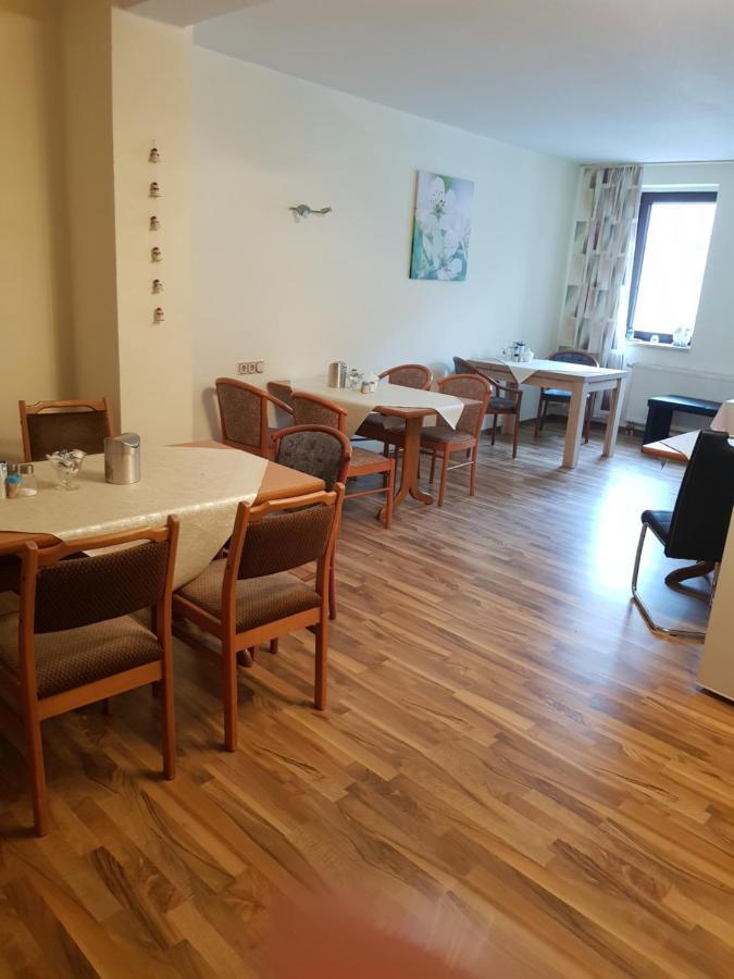 Hotel Zur Altstadt Calbe Екстериор снимка