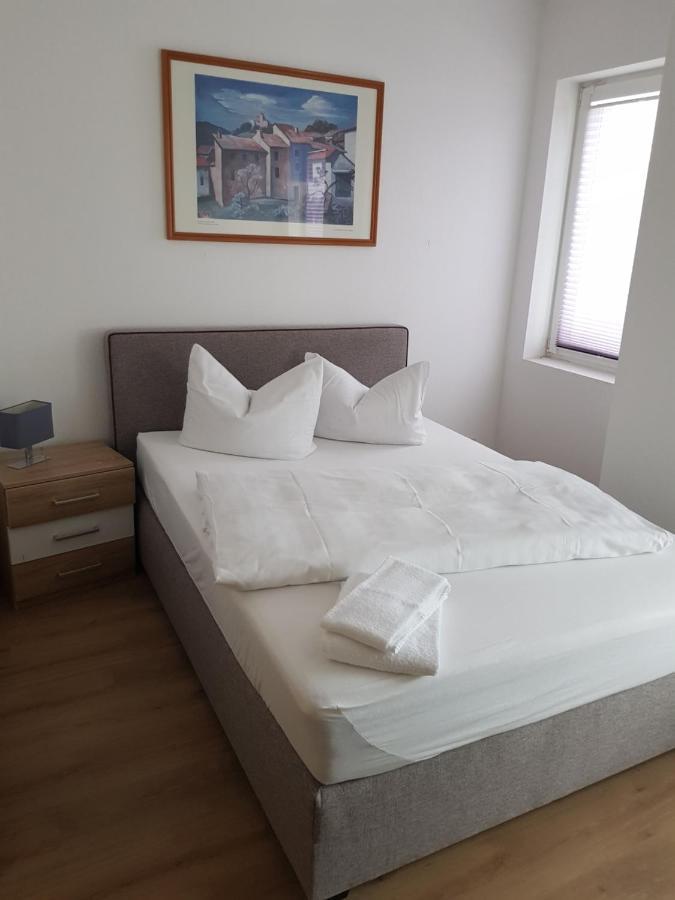 Hotel Zur Altstadt Calbe Екстериор снимка